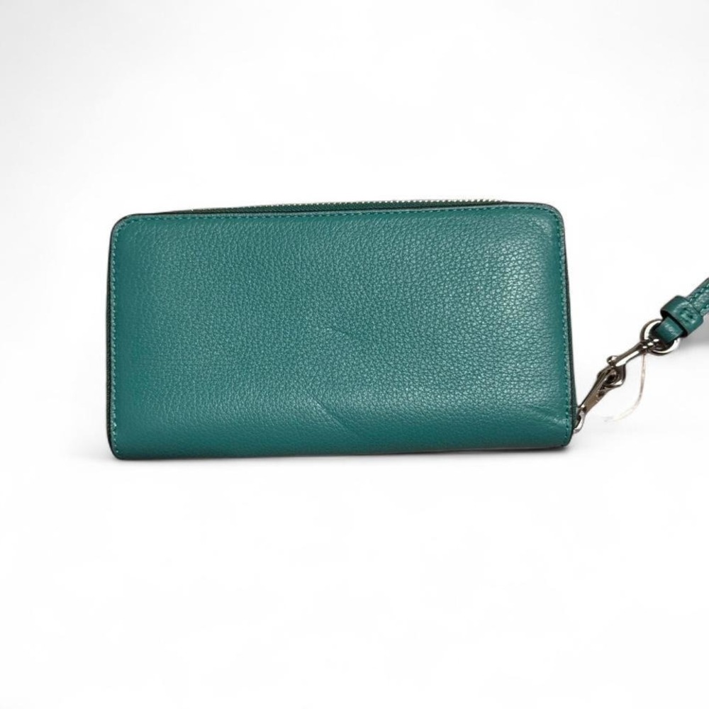 BRAND NEW This is a Coach Pebbled Leather Long Zip Around Wallet in Bright GrEen - Picture 2 of 5